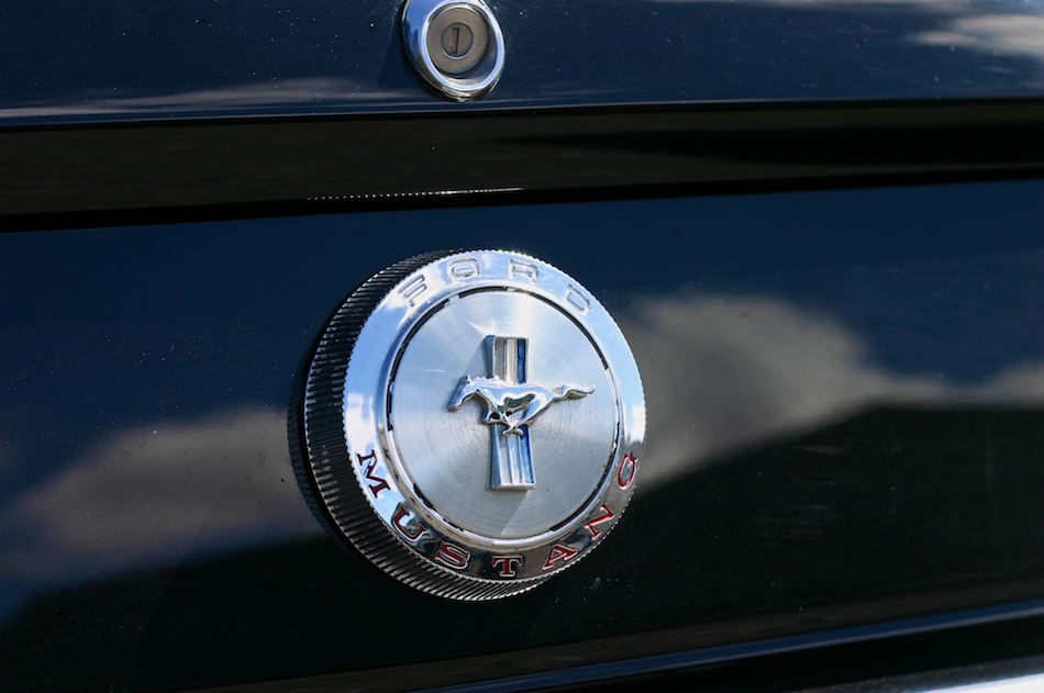 Mustang Badge [ EF 50mm 1.4 ]