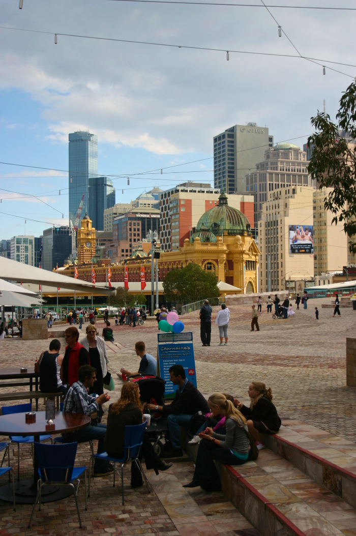 Sunday Afternoon, Federation Square [ EF 17-40mm 1:4 L ]