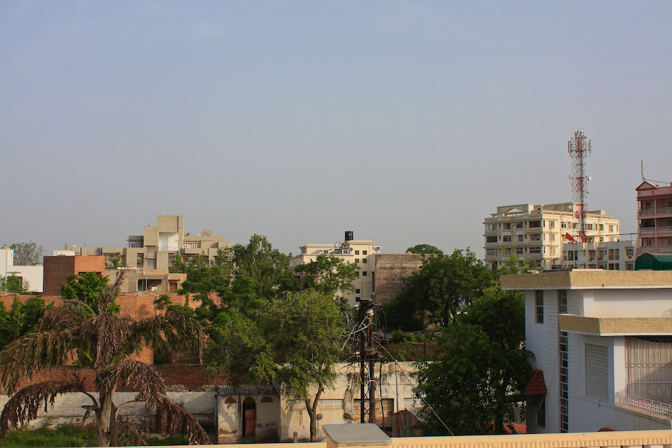 Jaipur Suburbs [ EF 28mm 1.8 ]