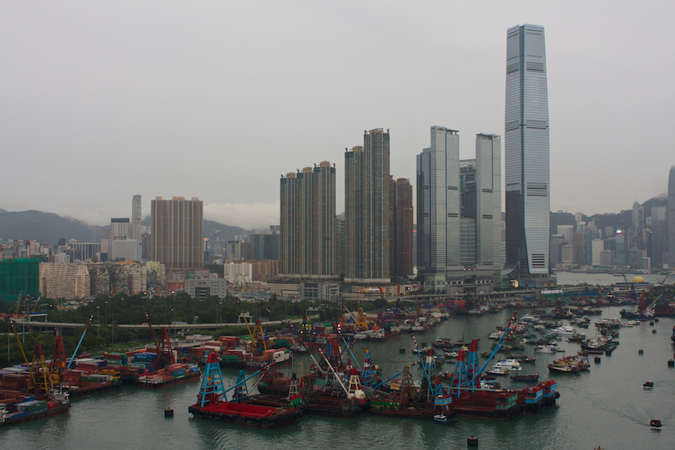 Gloomy Hong Kong [ EF 28mm 1.8 ]