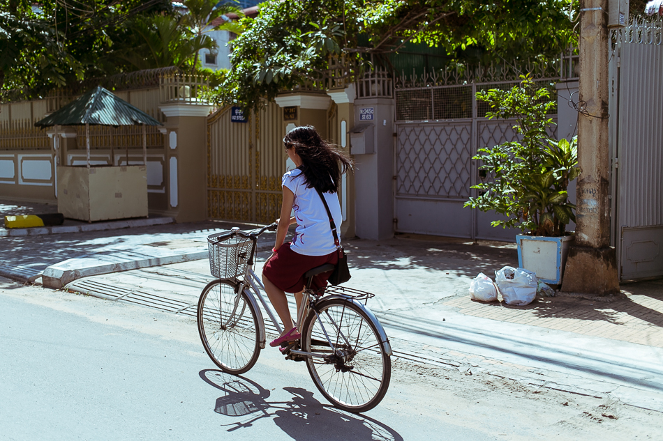 Girl on Bike [ EF 40mm 2.8 STM ]