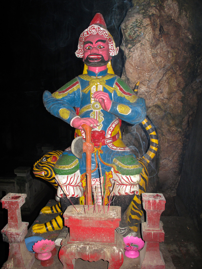 Huyen Khong Cave Guard III